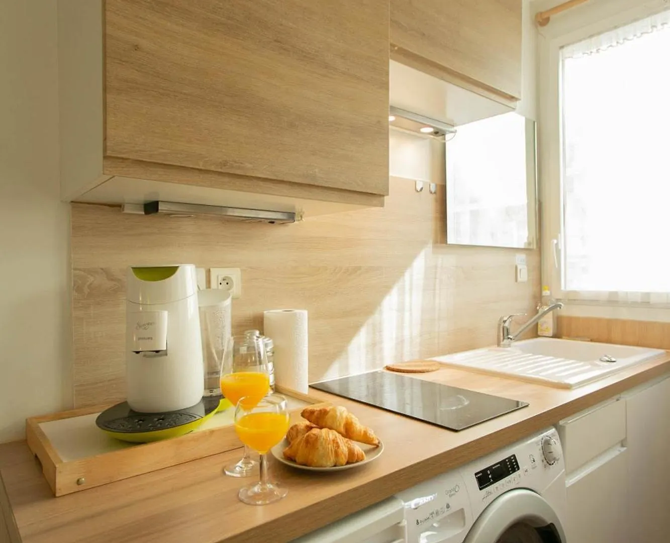 Champs Elysees & Arc De Triomphe - Cityapartmentstay Paris
