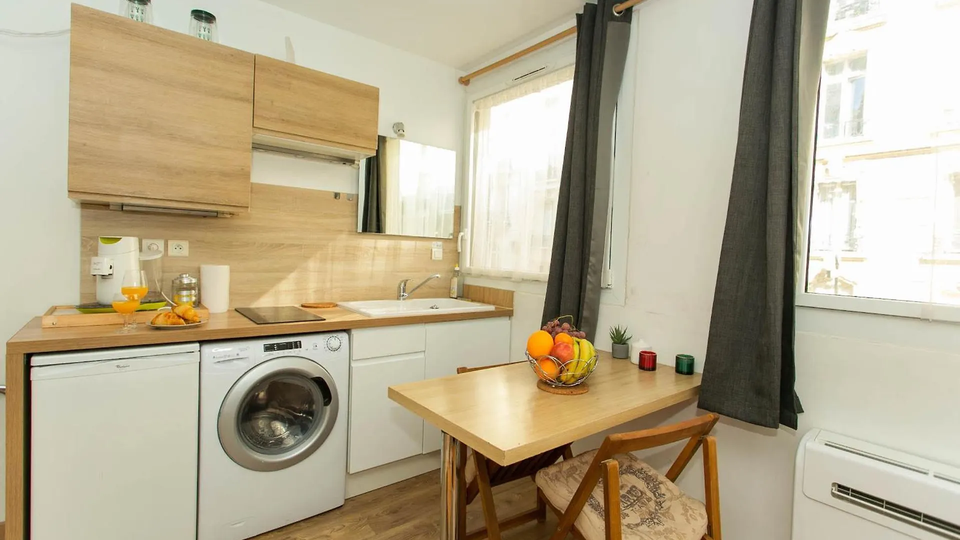 Lejlighed Champs Elysees & Arc De Triomphe - Cityapartmentstay Paris